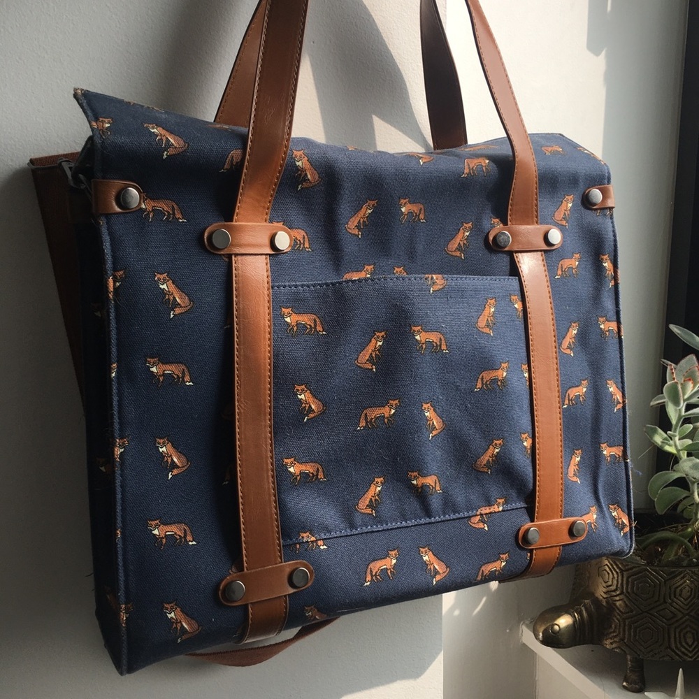 Modcloth Camp Director Tote in Fox print